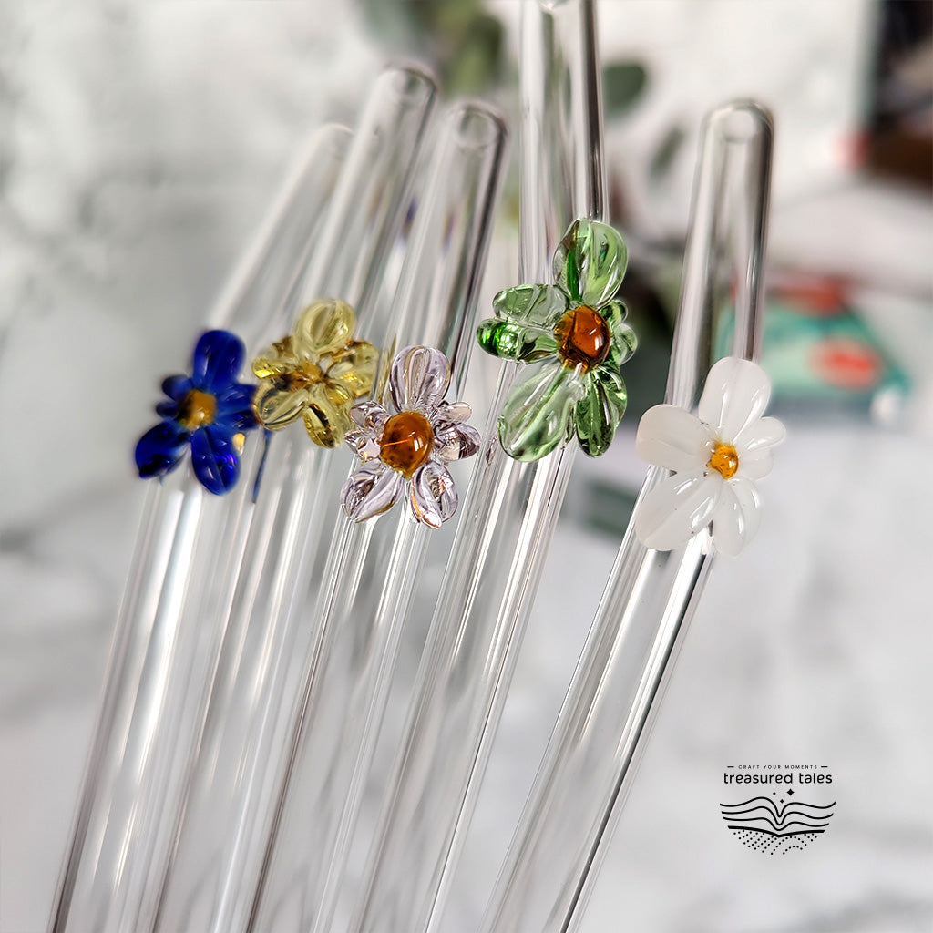 Set of 5 Reusable Clear Glass Straws, Vibrant and Adorable Flower Straws – Ideal for Smoothies, Milkshakes, Juices, Teas, Parties, and Gift-Giving
