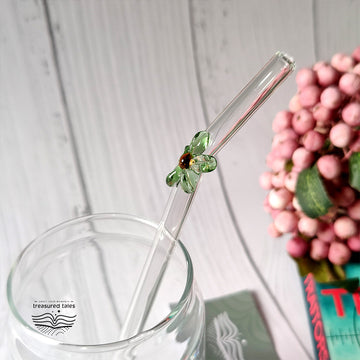 Reusable Clear Glass Straw with Green Flower, Vibrant and Adorable Flower Straw – Ideal for Smoothies, Milkshakes, Juices, Teas, Parties, and Gift-Giving