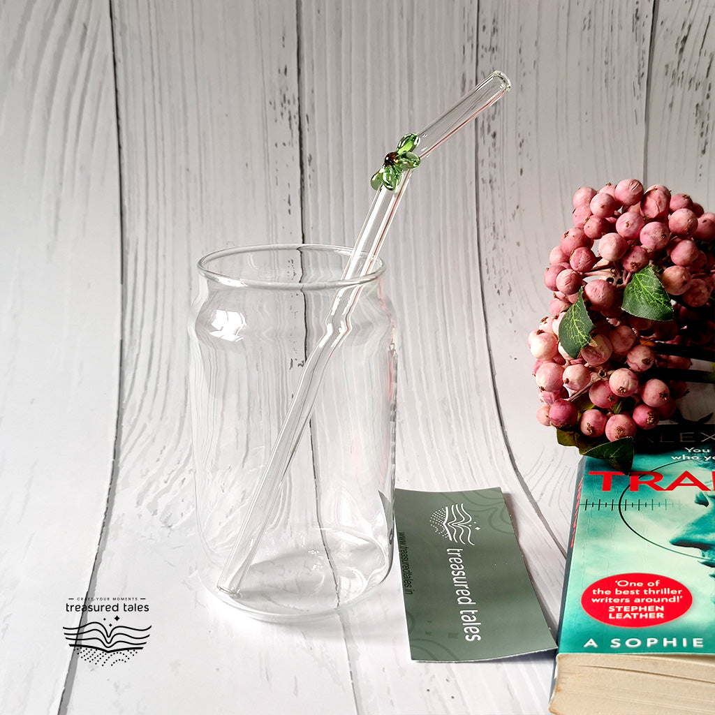 Reusable Clear Glass Straw with Green Flower, Vibrant and Adorable Flower Straw – Ideal for Smoothies, Milkshakes, Juices, Teas, Parties, and Gift-Giving