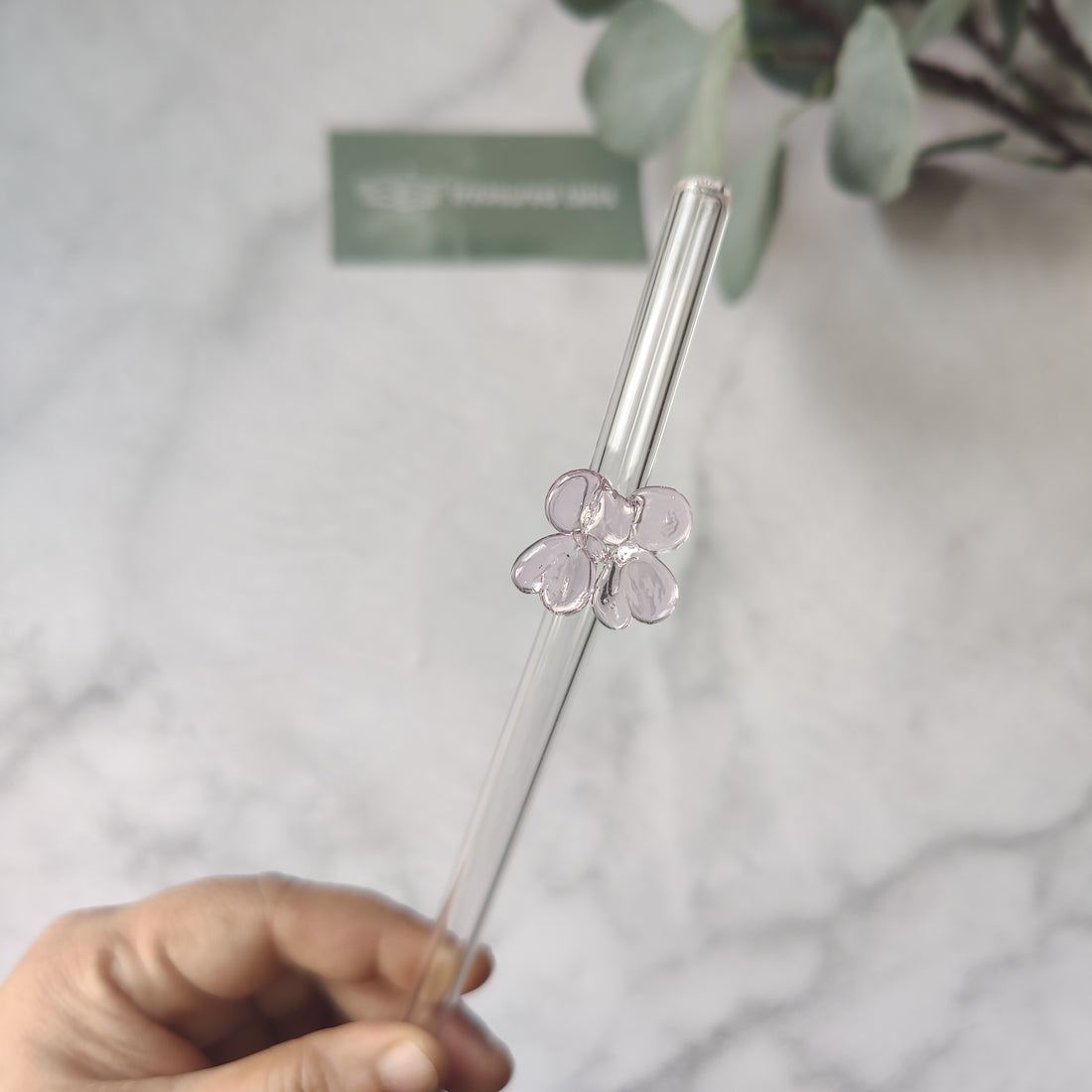 Reusable Clear Glass Straw with Pink Bow, Vibrant and Adorable Bow Straw – Ideal for Smoothies, Milkshakes, Juices, Teas, Parties, and Gift-Giving