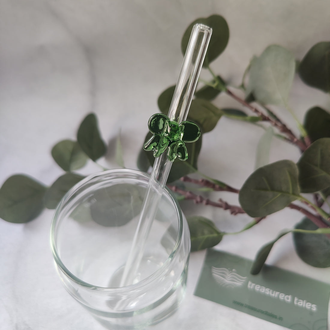 Reusable Clear Glass Straw with Green Bow, Vibrant and Adorable Bow Straw – Ideal for Smoothies, Milkshakes, Juices, Teas, Parties, and Gift-Giving