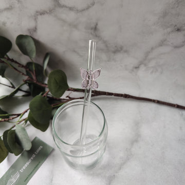 Reusable Clear Glass Straw with Pink Butterfly, Vibrant and Adorable Butterfly Straw – Ideal for Smoothies, Milkshakes, Juices, Teas, Parties, and Gift-Giving