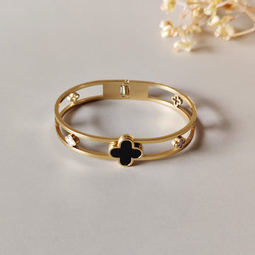 Elegance Clover Bangle