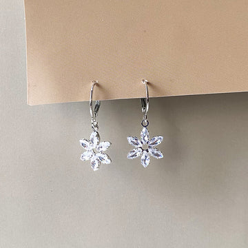 Crystal Daisy Earrings - Silver (Anti-Tarnish)