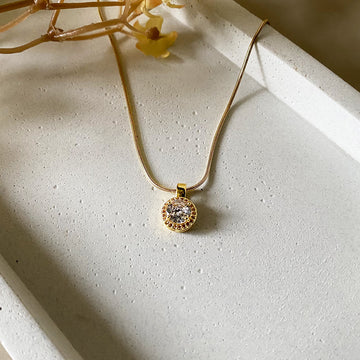 Classic Halo Pendant Anti-Tarnish Necklace – Minimal Sparkle Chain