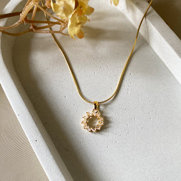Crystal Wreath Pendant Anti-Tarnish Chain Necklace