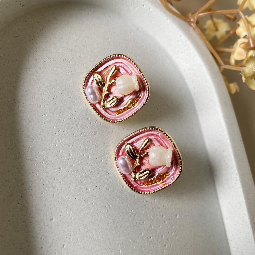 Blush Garden Pearl Stud Earrings