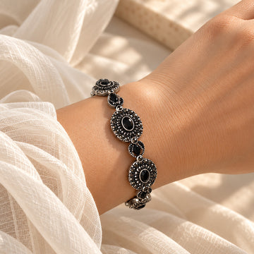 Naira Noir Bracelet