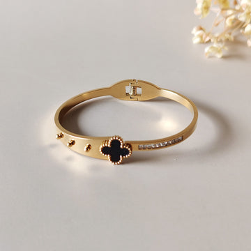 Clover Grace Bangle