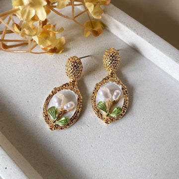 Vintage Bloom Pearl Earrings - White