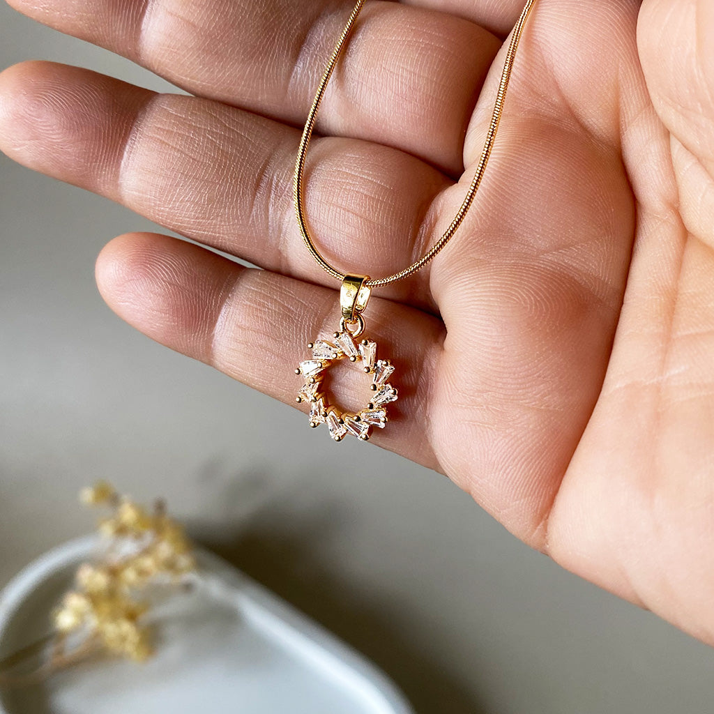 Crystal Wreath Pendant Anti-Tarnish Chain Necklace