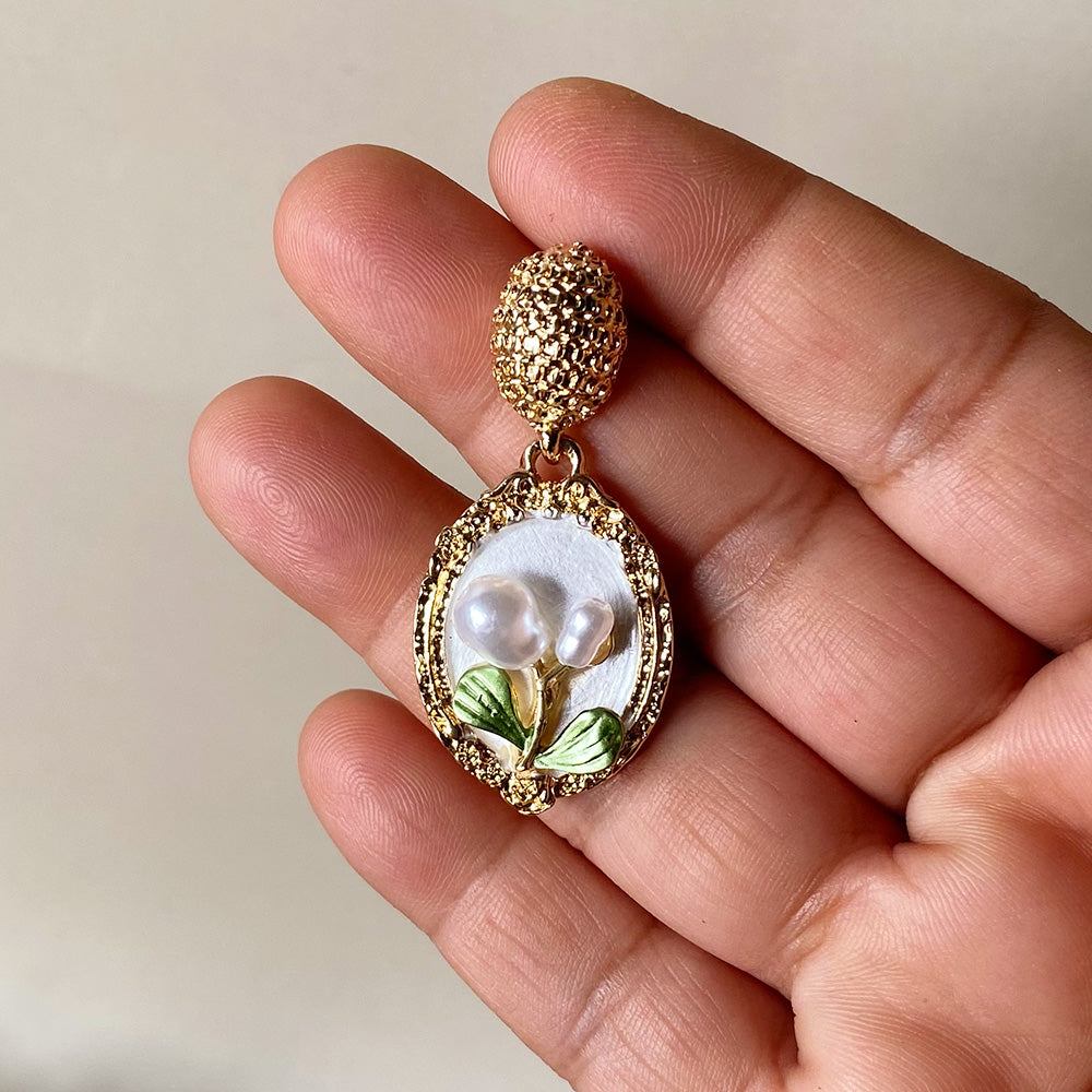 Vintage Bloom Pearl Earrings - White
