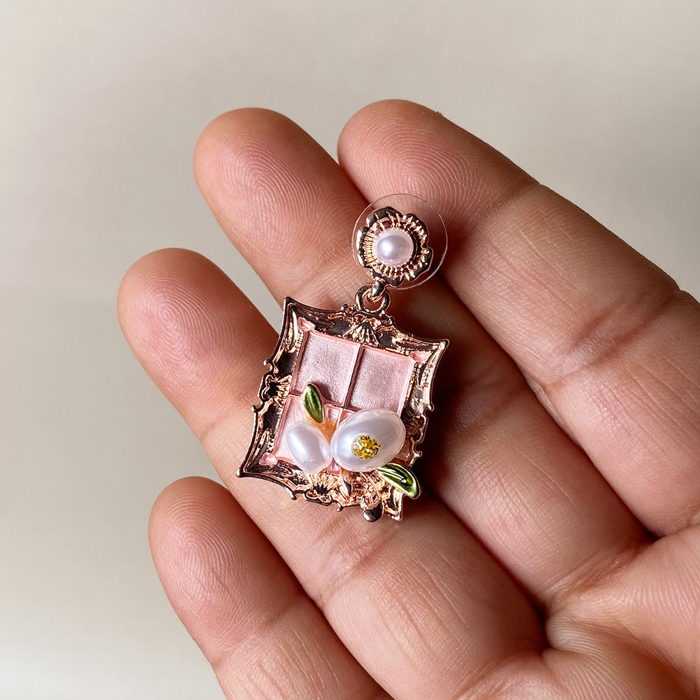 Vintage Bloom Frame Earrings - Pink Peach
