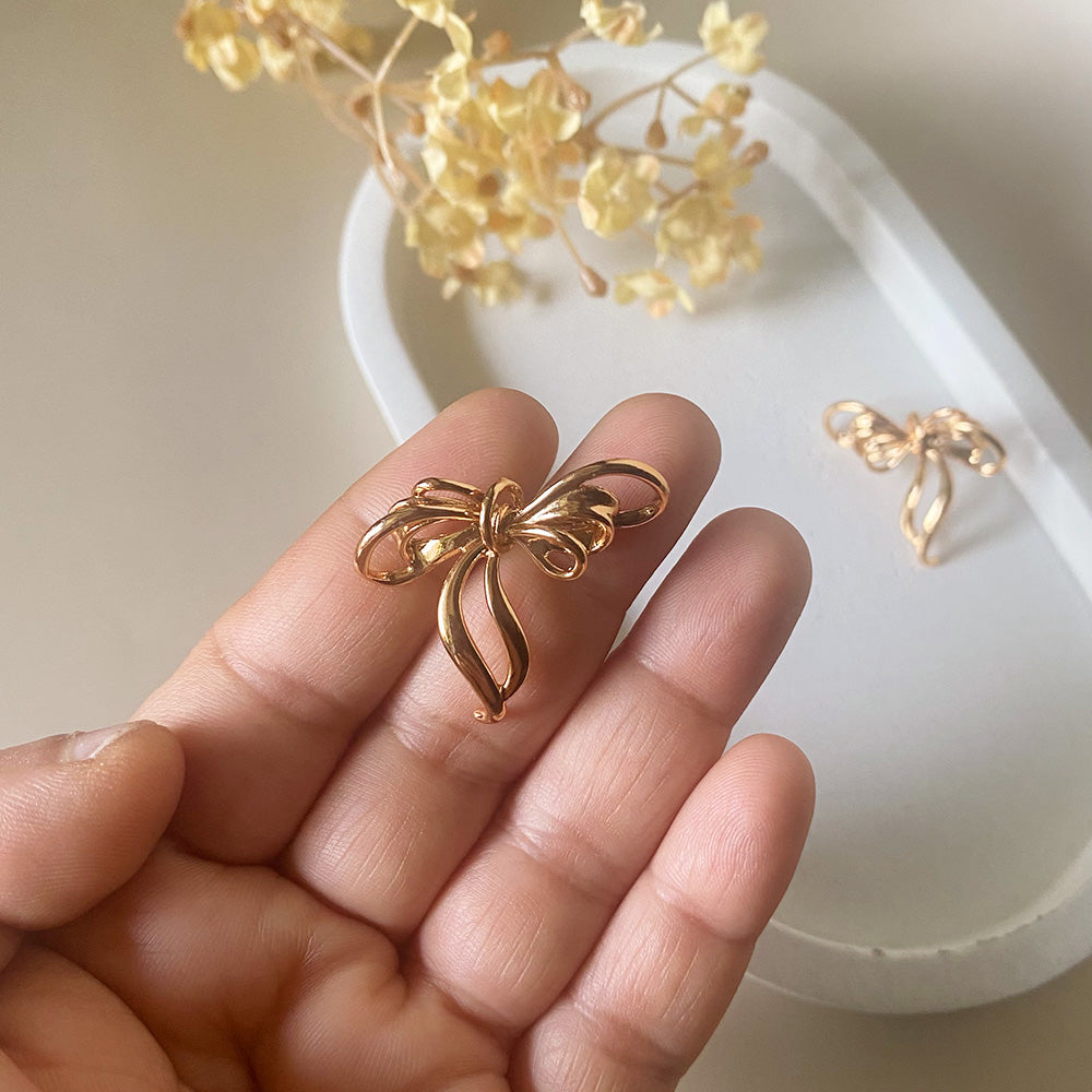 Golden Flow Bow Earrings