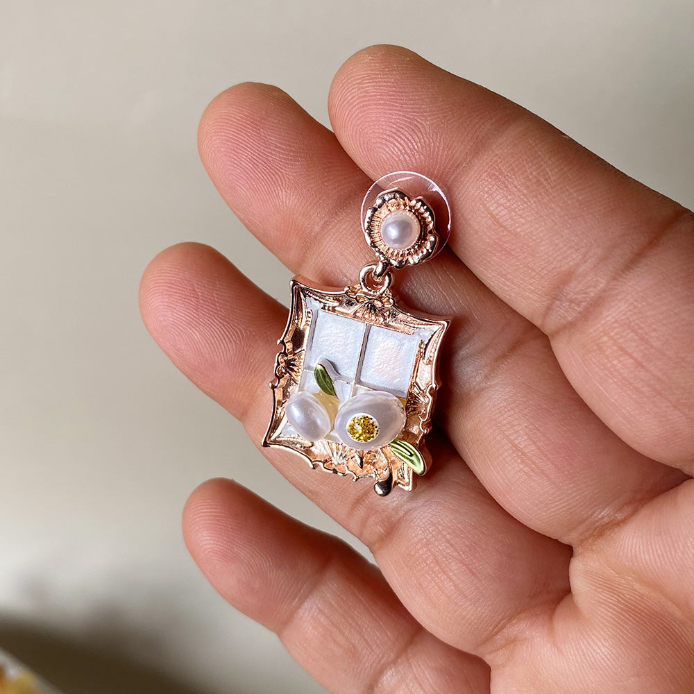 Vintage Bloom Frame Earrings - White