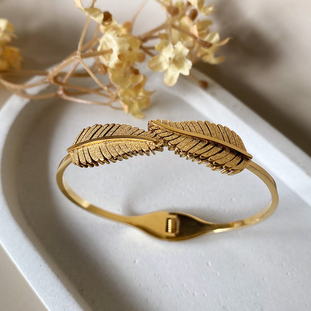 Golden Feather Kada