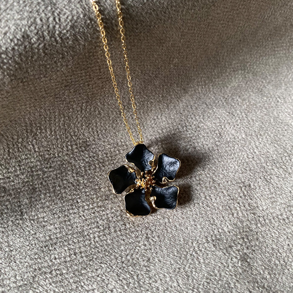 Black Floral Pendant Anti-Tarnish Chain Necklace – Gold-Toned Minimal Statement Charm Jewellery