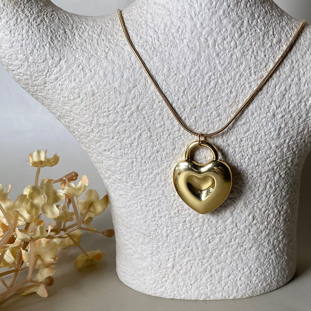 Heart Pendant Anti-Tarnish Chain Necklace – Gold-Toned Minimal Everyday Statement Jewellery