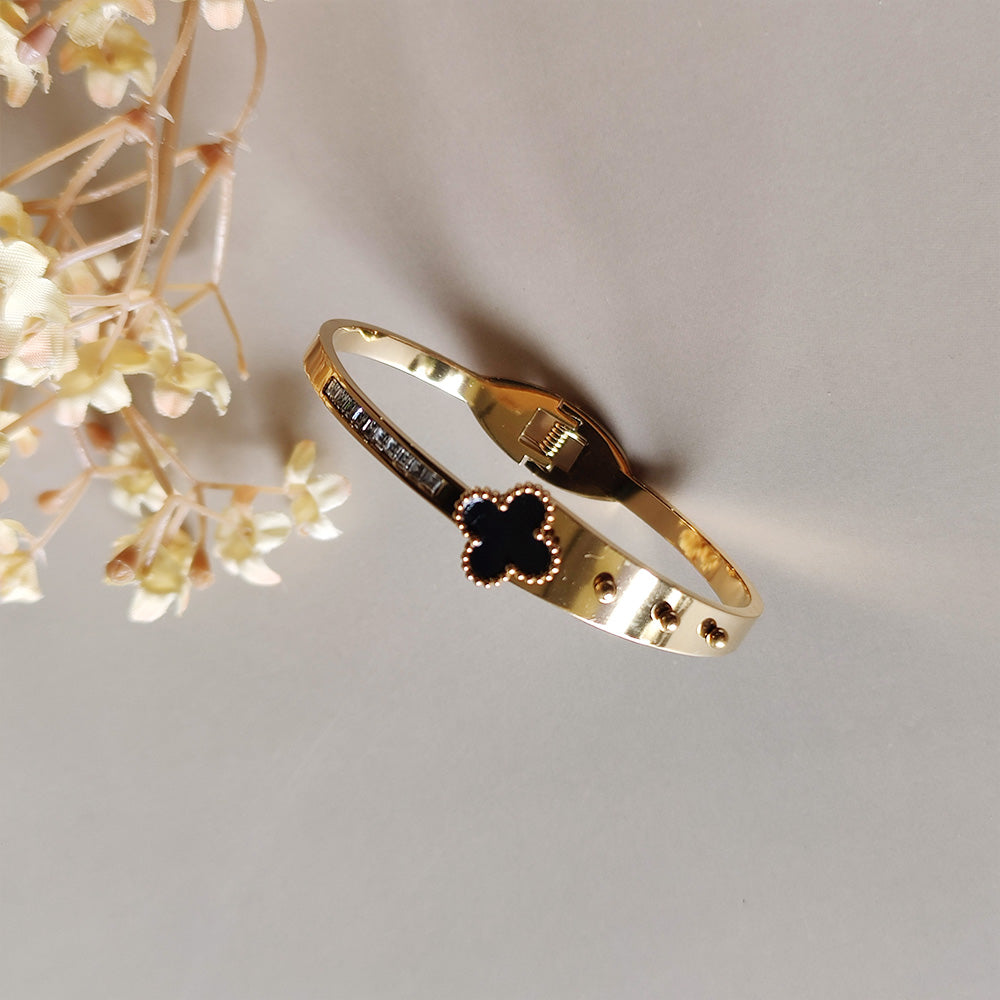 Clover Grace Bangle