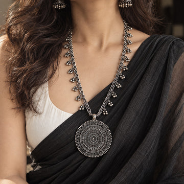 Vanya Medallion Necklace