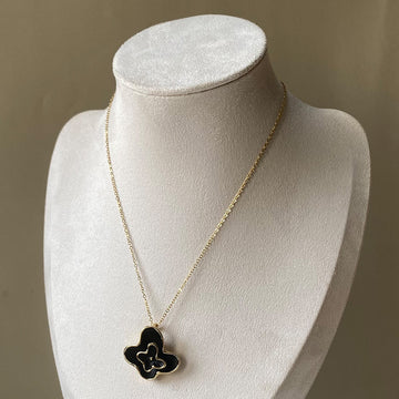 Black Floral Clover Pendant Anti-Tarnish Chain Necklace – Gold-Toned Pearl Finish Minimal Everyday Jewellery