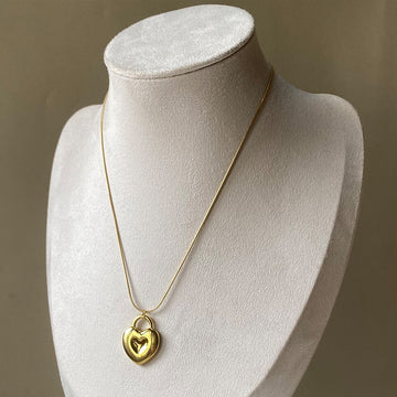 Heart Pendant Anti-Tarnish Chain Necklace – Gold-Toned Minimal Everyday Statement Jewellery