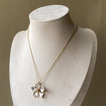 White Floral Pendant Anti-Tarnish Chain Necklace – Gold-Toned Minimal Statement Charm Jewellery