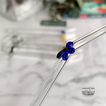 Reusable Clear Glass Straw with Blue Flower, Vibrant and Adorable Flower Straw – Ideal for Smoothies, Milkshakes, Juices, Teas, Parties, and Gift-Giving