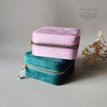 Personalised Velvet Mini Travel Jewellery Box – Compact Organizer for Rings, Earrings & Necklaces