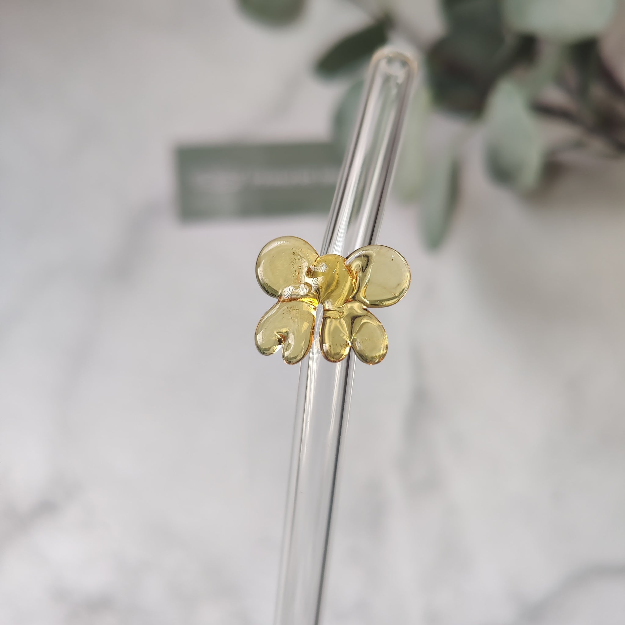 Reusable Clear Glass Straw with Yellow Bow, Vibrant and Adorable Bow Straw – Ideal for Smoothies, Milkshakes, Juices, Teas, Parties, and Gift-Giving