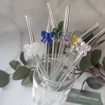 Set of 6 Reusable Clear Glass Straws, Vibrant and Adorable Bow Straws – Ideal for Smoothies, Milkshakes, Juices, Teas, Parties, and Gift-Giving