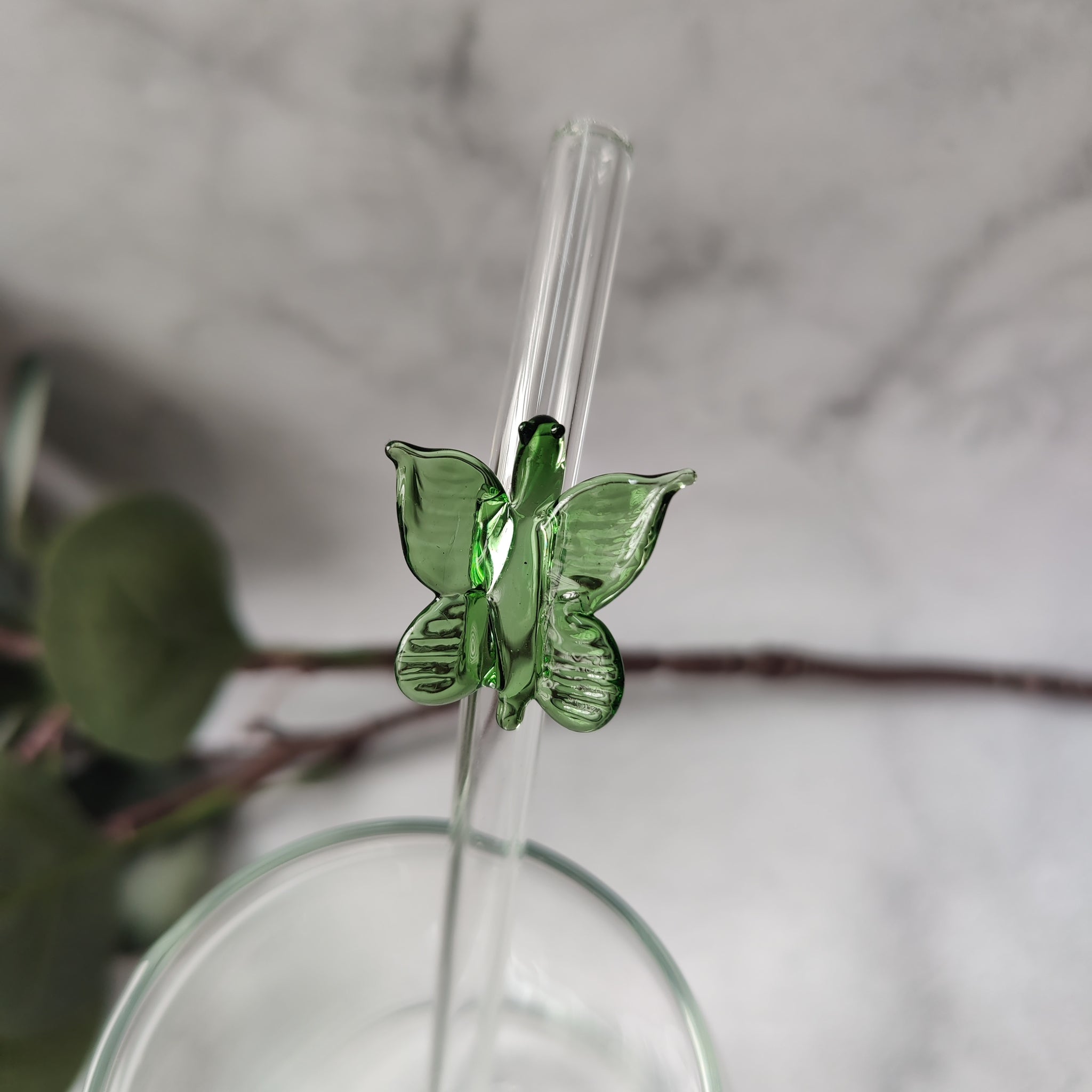 Reusable Clear Glass Straw with Green Butterfly, Vibrant and Adorable Butterfly Straw – Ideal for Smoothies, Milkshakes, Juices, Teas, Parties, and Gift-Giving